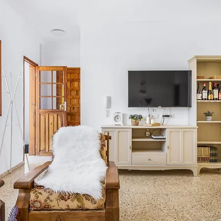 Apartment Penthouse, Close To The Natural Pools With Big Terrace, Ocean & View
