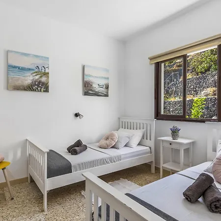 Apartment Penthouse, Close To The Natural Pools With Big Terrace, Ocean & View *