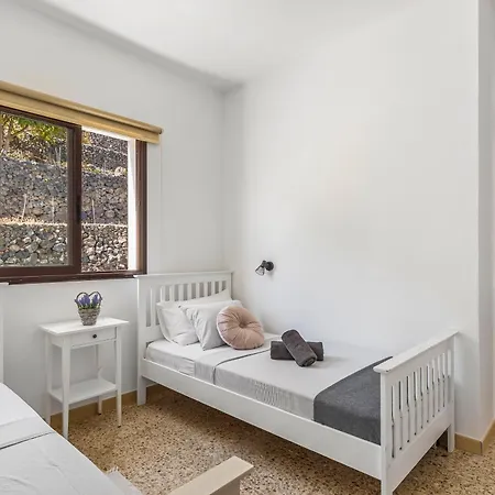 Apartamento Penthouse, Close To The Natural Pools With Big Terrace, Ocean & View Garachico (Tenerife)