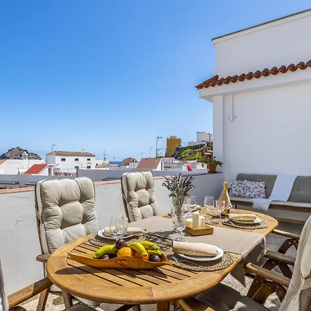 Penthouse, Close To The Natural Pools With Big Terrace, Ocean & View