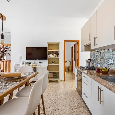 Penthouse, Close To The Natural Pools With Big Terrace, Ocean & View * Garachico (Tenerife)