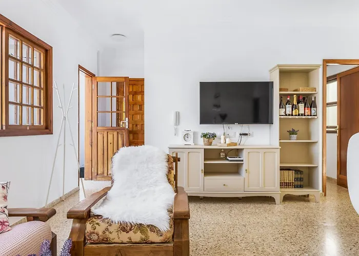 Apartment Penthouse, Close To The Natural Pools With Big Terrace, Ocean & View